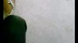 金髪を示すいくつかの彼女の滑り 女 エロ ...