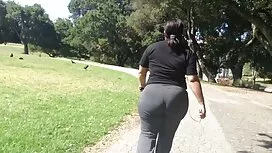 黒コック良い寄付を食べるブルネット 女性 ...