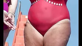 汚れ探してアジアの女の子を取る精液オン彼 ...