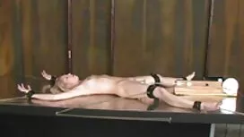 無料ポルノ映画でブルネット食べられる 女 ...